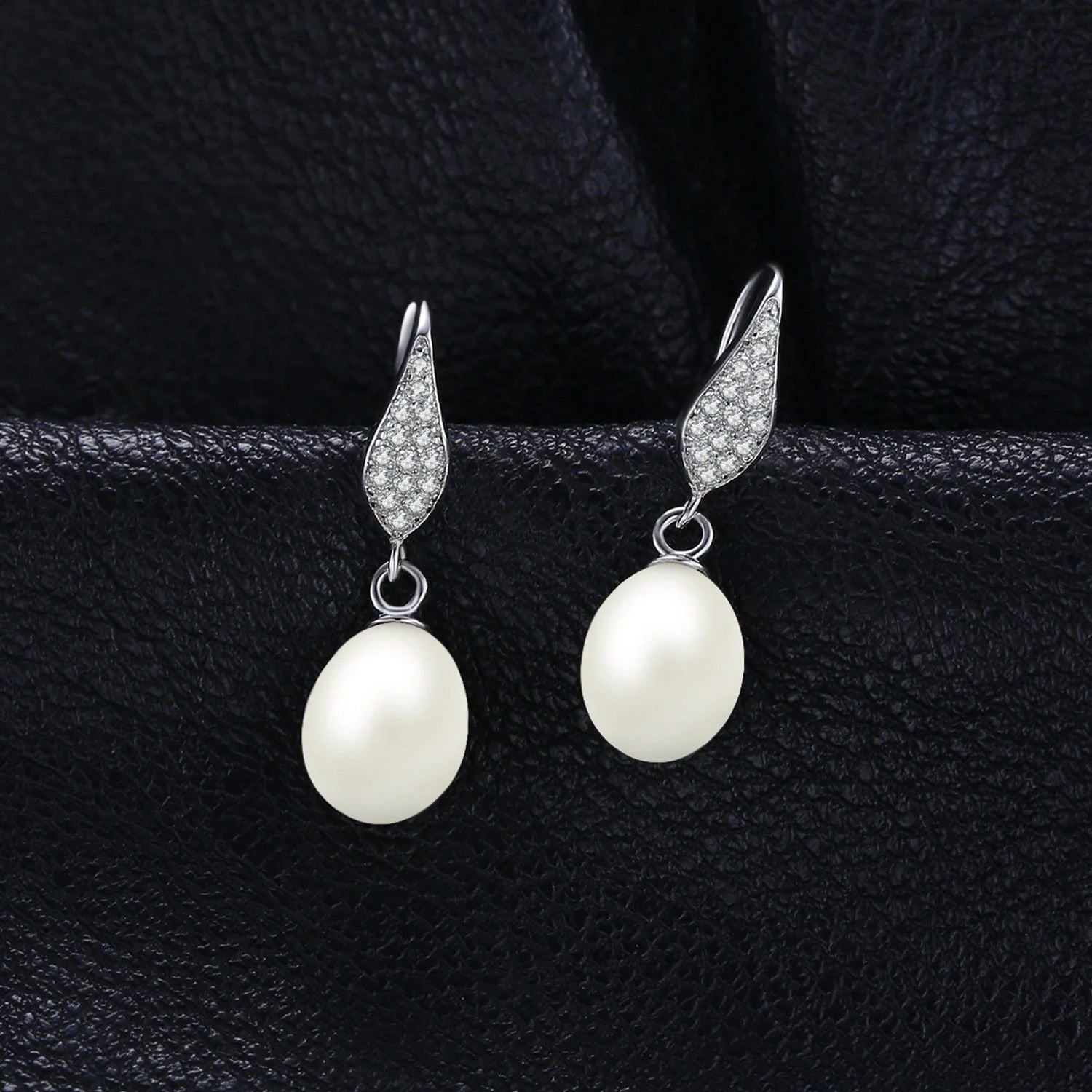 Sophisticated 7-9mm Freshwater Pearl Dangle Earrings in 925 Sterling Silver