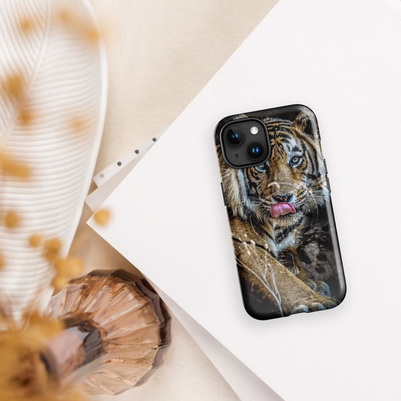 Induction charging-compatible tough case for iPhone® iPhone 15 Big Cat Art Design