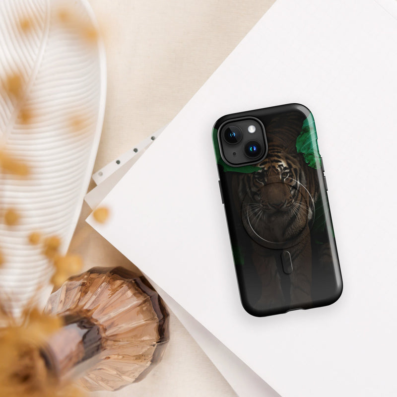 Induction charging-compatible tough case for iPhone® iPhone 15 Cat in Darkness Design