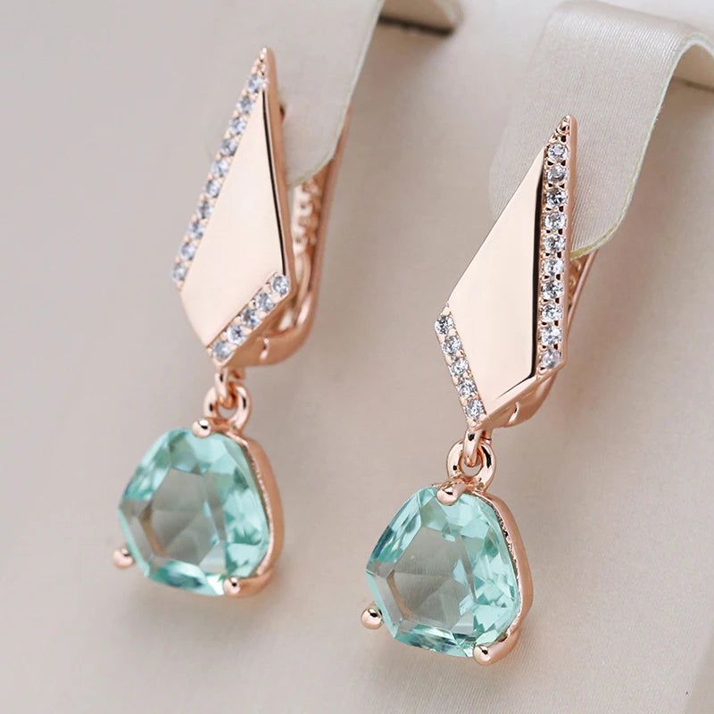 Modern Vintage Green Stone Drop Earrings in 585 Rose Gold with Natural Zircon