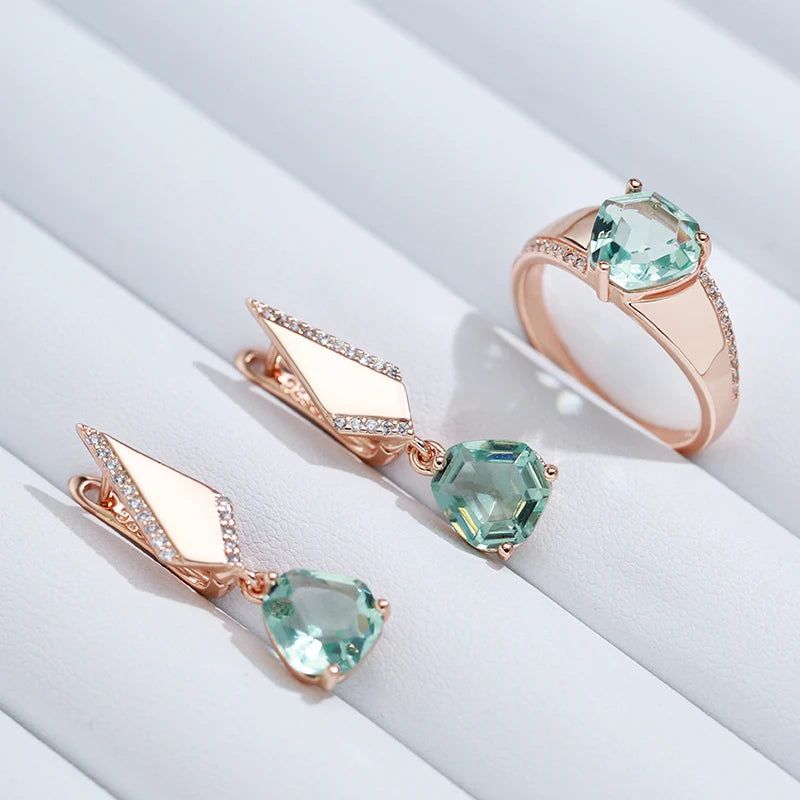 Modern Vintage Green Zircon Cocktail Ring in 585 Rose Gold with Mosaic Cubic Zirconia