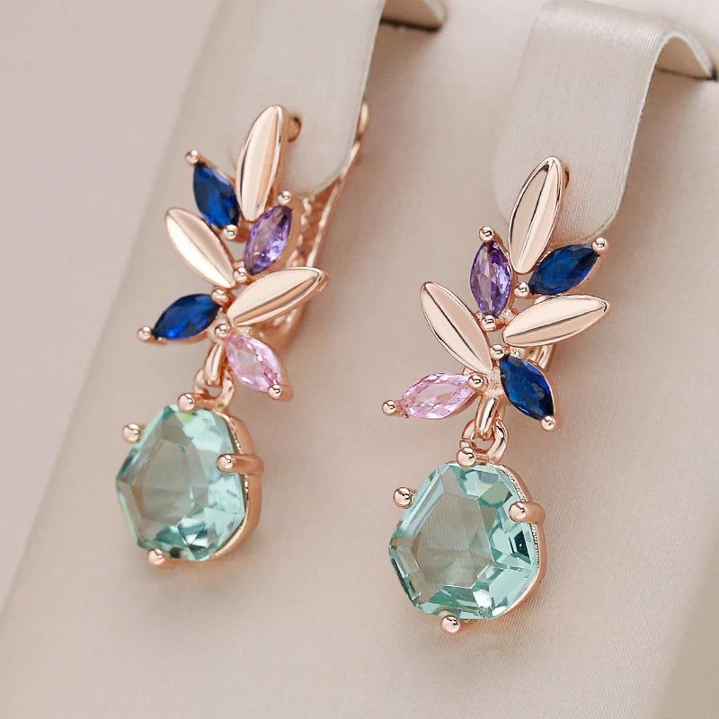 Modern Vintage Green Zircon Drop Earrings in 585 Rose Gold with Rhombus Design