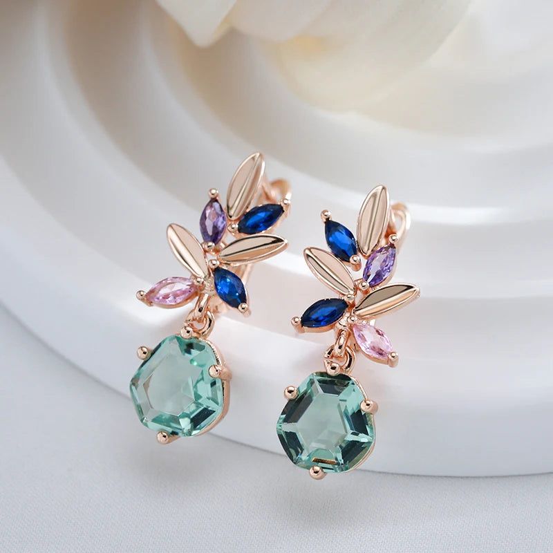 Modern Vintage Green Zircon Drop Earrings in 585 Rose Gold with Rhombus Design