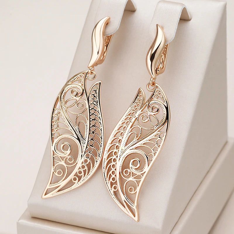 Modern Vintage Hollow Flower Drop Earrings in 585 Rose Gold Finish