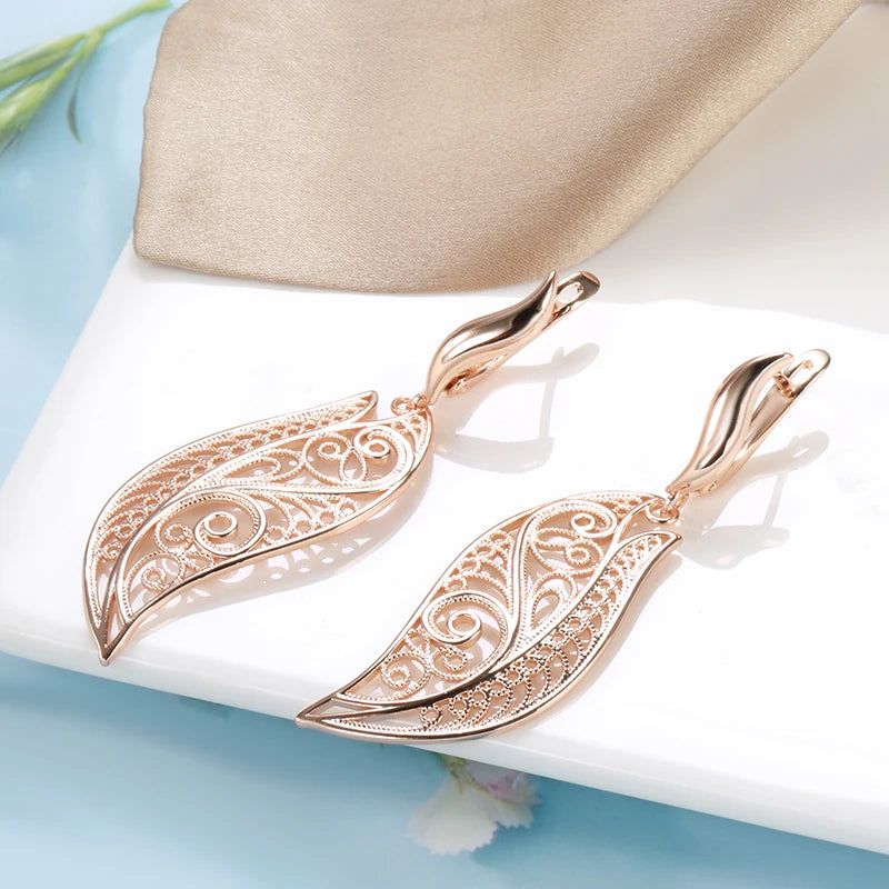 Modern Vintage Hollow Flower Drop Earrings in 585 Rose Gold Finish