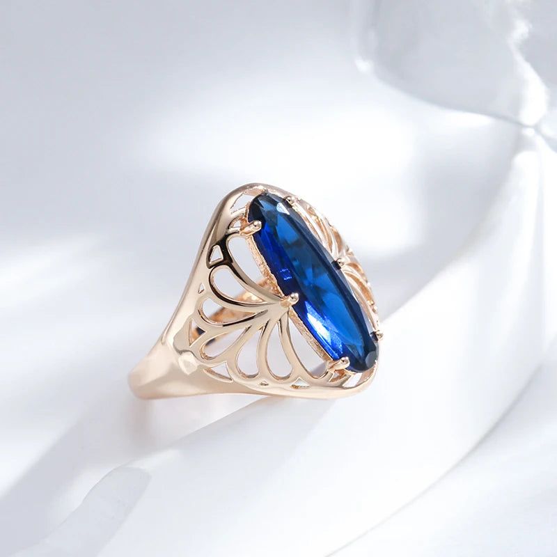 New Vintage 585 Rose Gold Cocktail Ring with Blue Natural Zircon