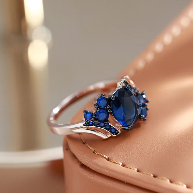 New Vintage Blue Zircon Cocktail Ring in 585 Rose Gold and Black Plating