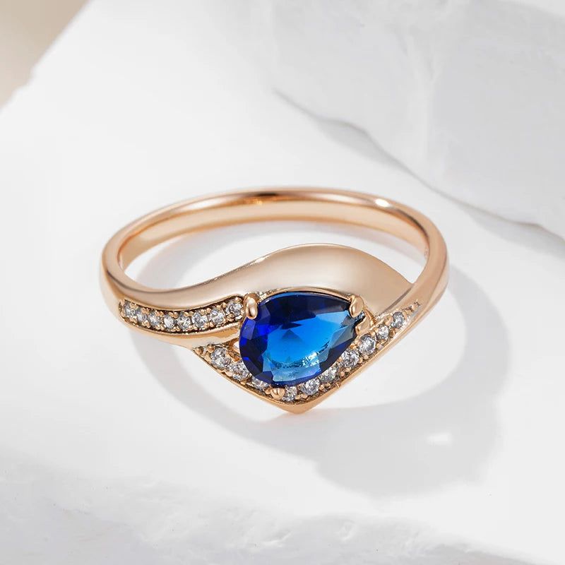 New Vintage Blue Zircon Ring in 585 Rose Gold Plating - Luxurious Cocktail Jewelry