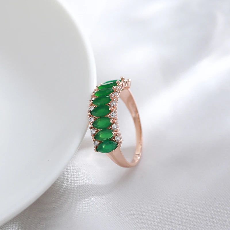 New Vintage Elegance Green Zircon Cocktail Ring in 585 Rose Gold Finish