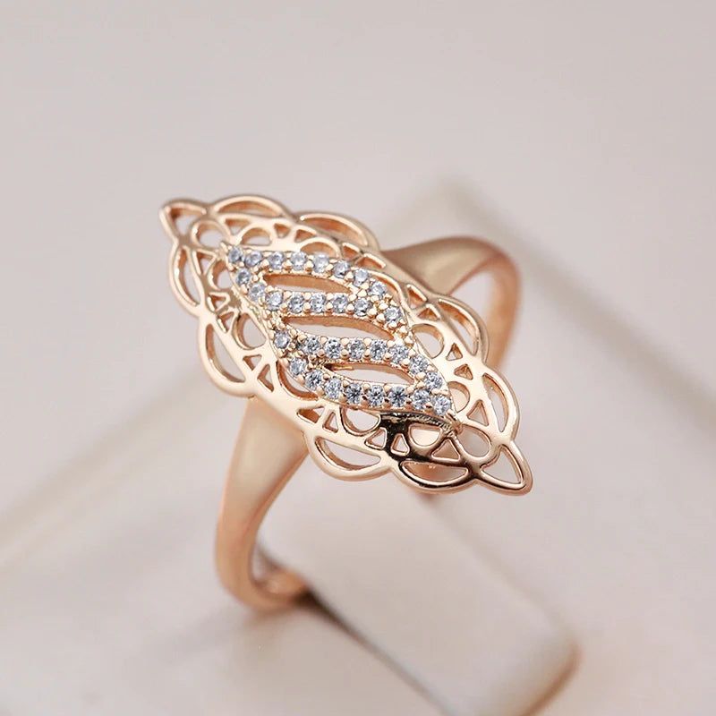 Noble Vintage 585 Rose Gold Hollow Flower Ring with Natural Zircon