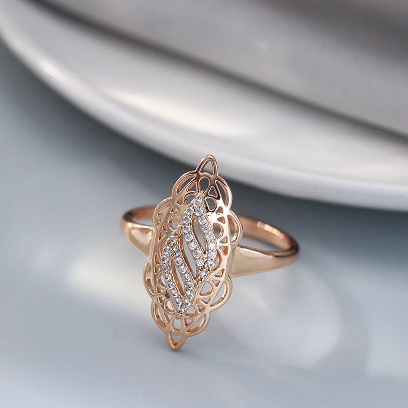 Noble Vintage 585 Rose Gold Hollow Flower Ring with Natural Zircon