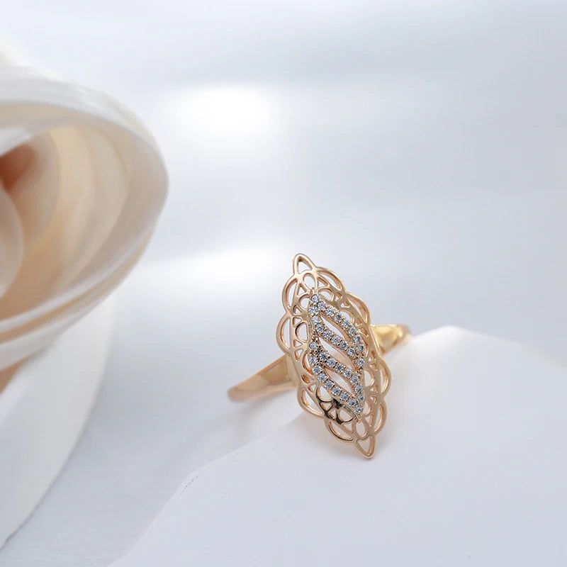 Noble Vintage 585 Rose Gold Hollow Flower Ring with Natural Zircon