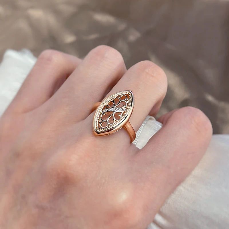 Noble Vintage 585 Rose Gold Hollow Flower Ring with Natural Zircon Accents