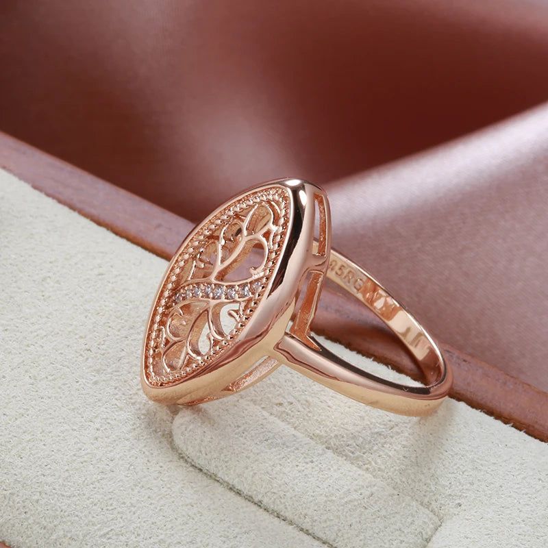 Noble Vintage 585 Rose Gold Hollow Flower Ring with Natural Zircon Accents