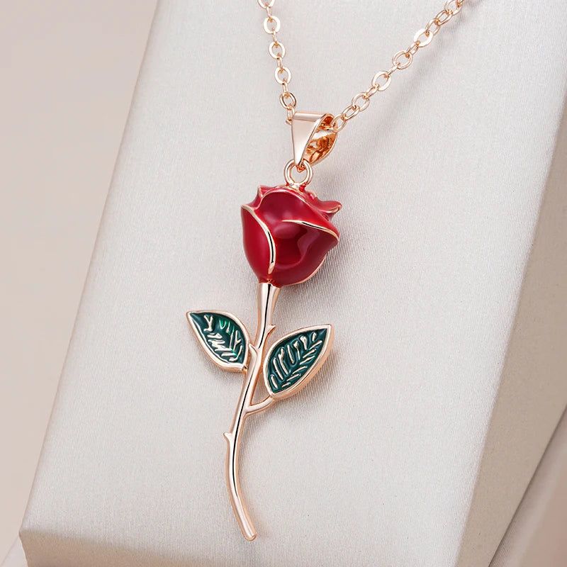 Popular Vintage Rose Pendant Necklace in 585 Rose Gold with Red Enamel Accent