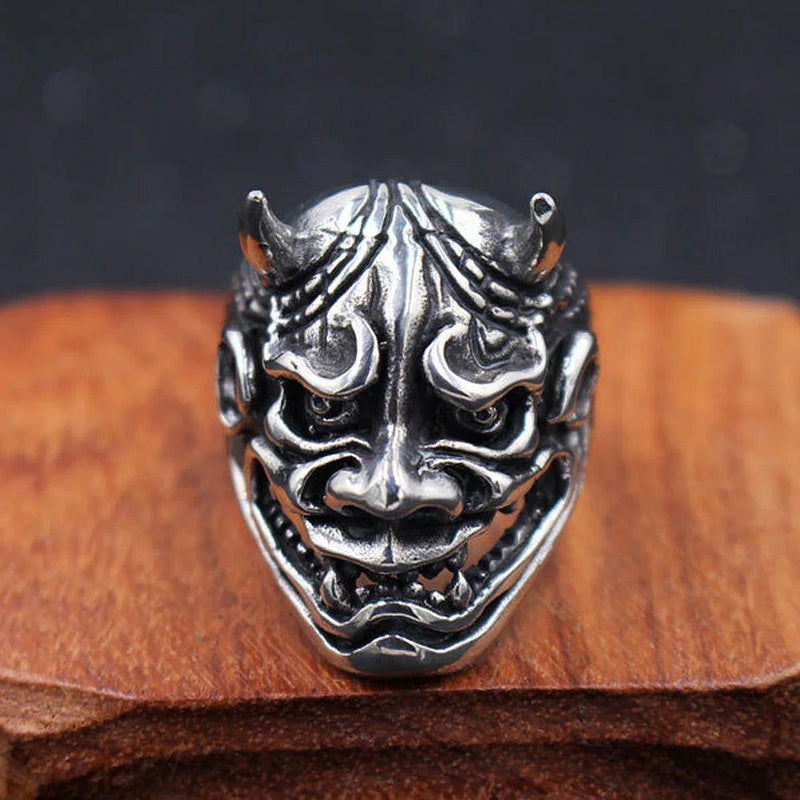 Punk-Inspired Stainless Steel Bull Head Skull Ring for Men - Gothic Fashion Jewelry