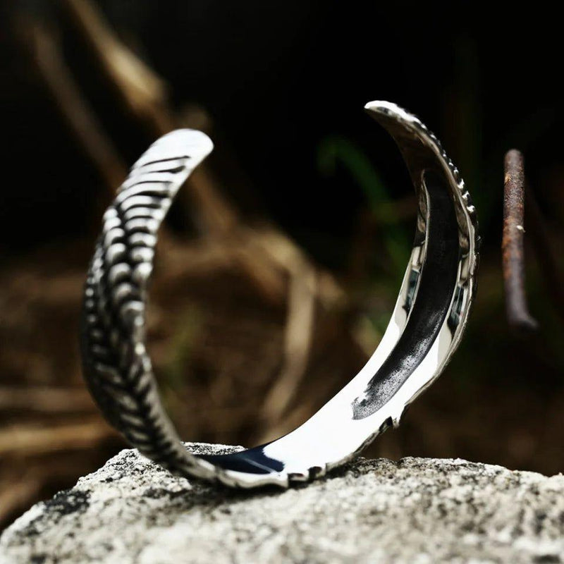 Punk Stainless Steel Crocodile Bracelet with Zircon Eyes - Unisex Fashion Jewelry Gift