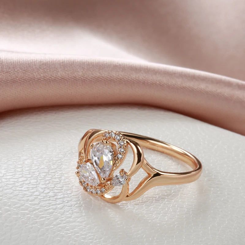 Radiant Rose Gold Floral Cocktail Ring with Natural Zircon and Shining Crystals