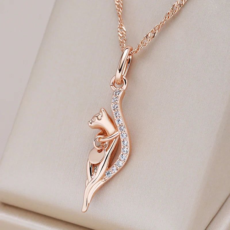 Refined Vintage Animal Pendant Necklace with Natural Zircon in 585 Rose Gold Finish