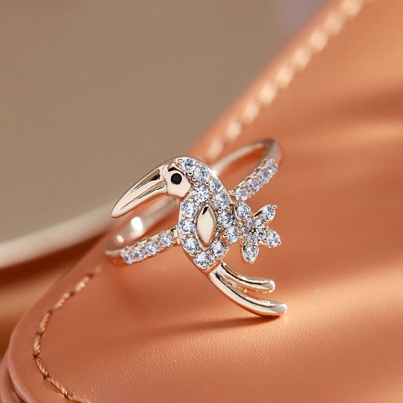 Refined Vintage Bird Design 585 Rose Gold Cocktail Ring with Natural Zircon