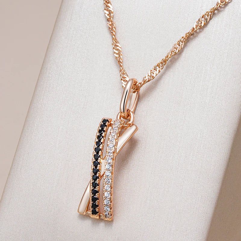 Refined Vintage Black and White Zircon Pendant Necklace in 585 Rose Gold Finish