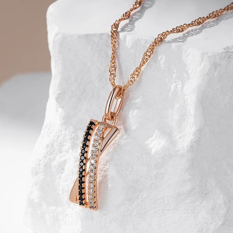 Refined Vintage Black and White Zircon Pendant Necklace in 585 Rose Gold Finish