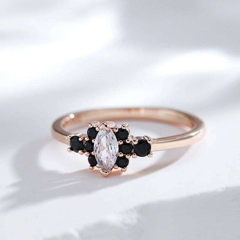 Refined Vintage Black and White Zircon Ring in 585 Rose Gold Finish