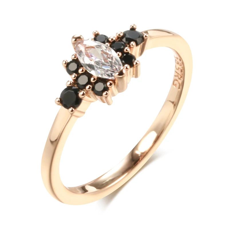 Refined Vintage Black and White Zircon Ring in 585 Rose Gold Finish