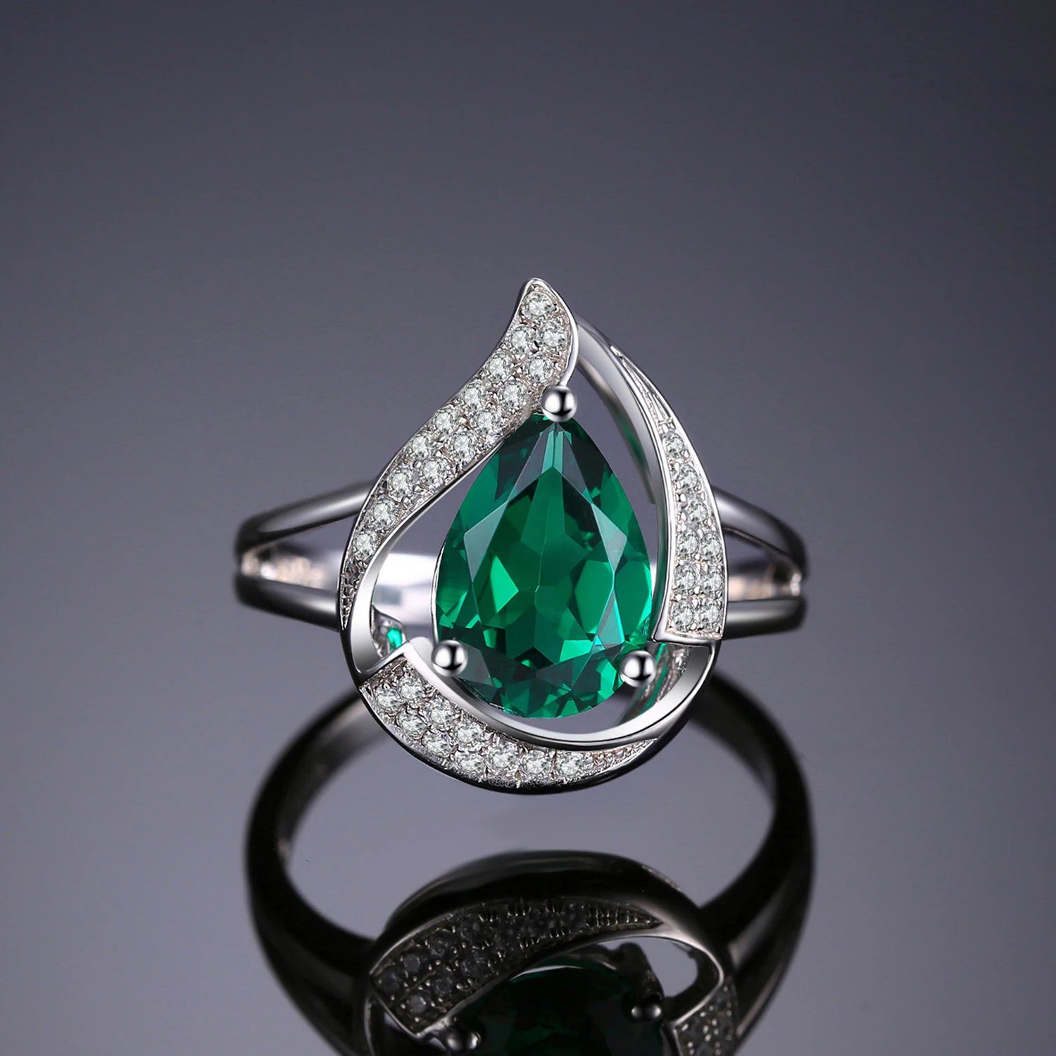 Elegant Pear Green 1.7ct Simulated Nano Emerald Statement Ring in 925 Sterling Silver