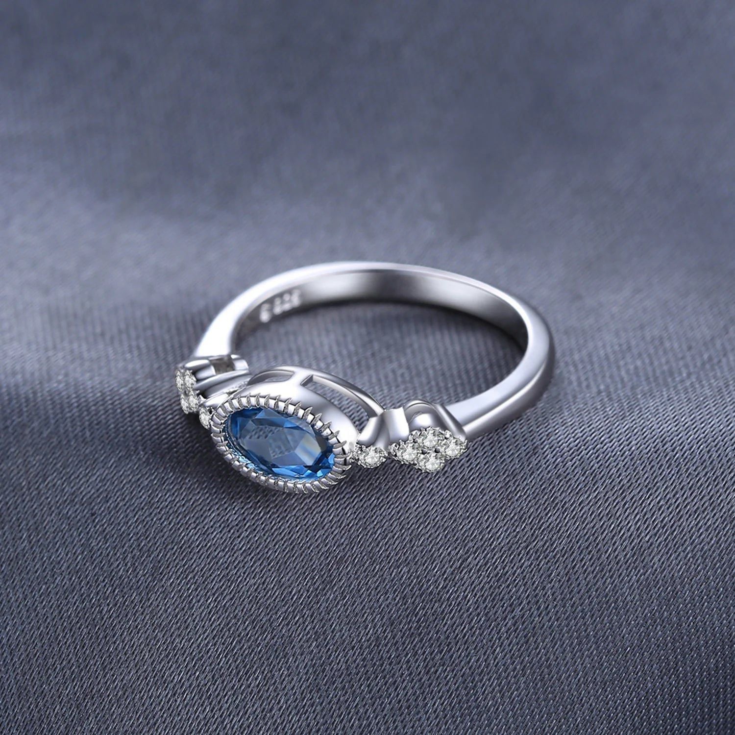 Elegant London Blue Topaz Oval Ring in 925 Sterling Silver – Statement Gemstone Jewelry