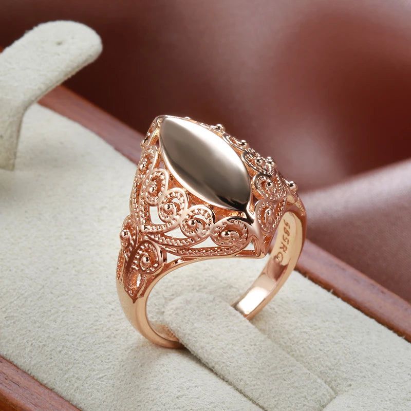 Sleek Rose Gold Rhombus Cocktail Rings with Glossy Finish and Unique Design