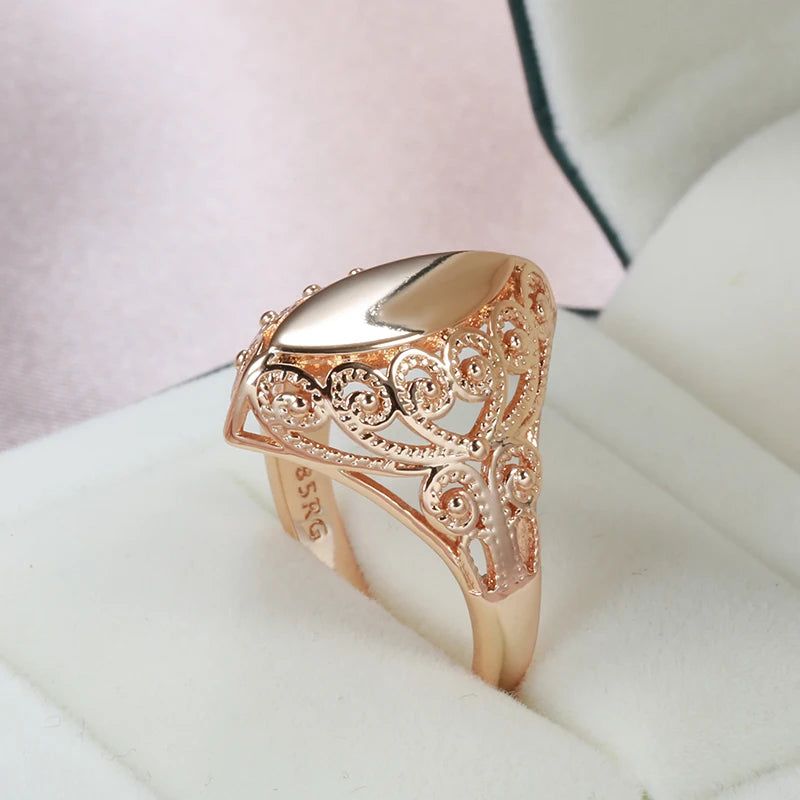 Sleek Rose Gold Rhombus Cocktail Rings with Glossy Finish and Unique Design