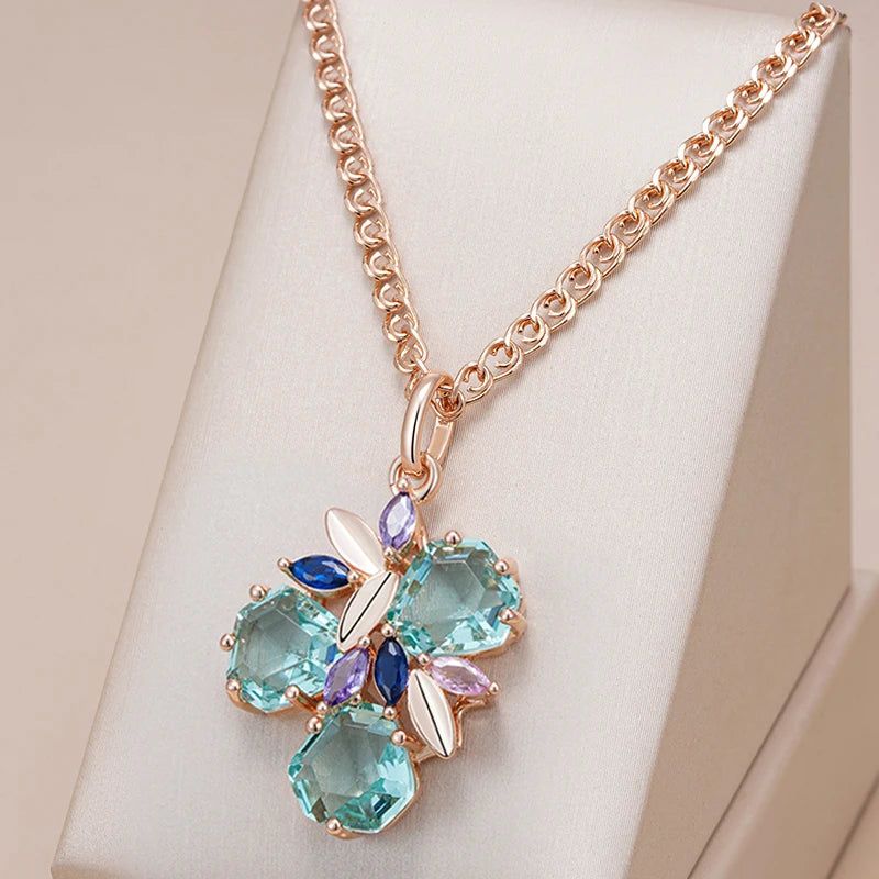 Smart Green Gemstone Rhombus Pendant Necklace with Natural Zircon in 585 Rose Gold - Vintage Style Jewelry