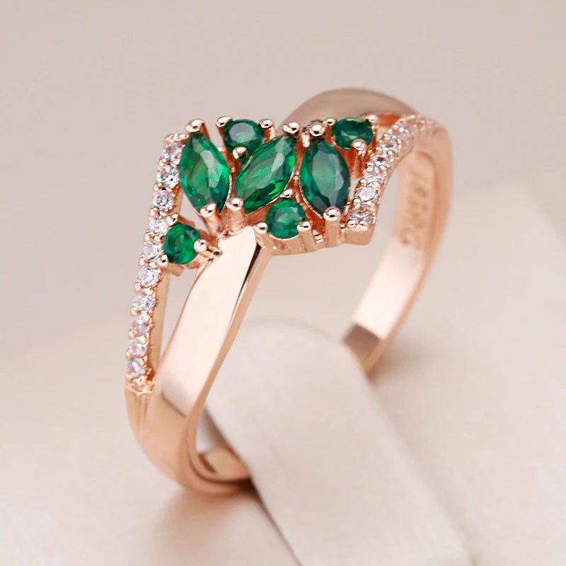 Smart Green Zircon Cocktail Ring in 585 Rose Gold with White Accents