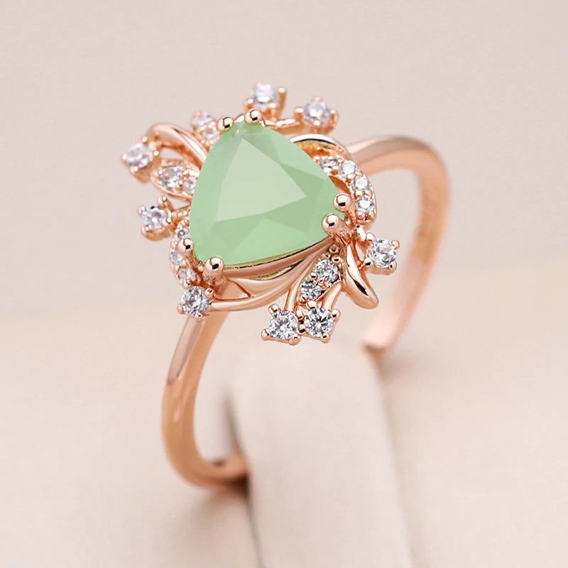 Smart Green Zircon Flower Ring in 585 Rose Gold - Fashionable Crystal Jewelry