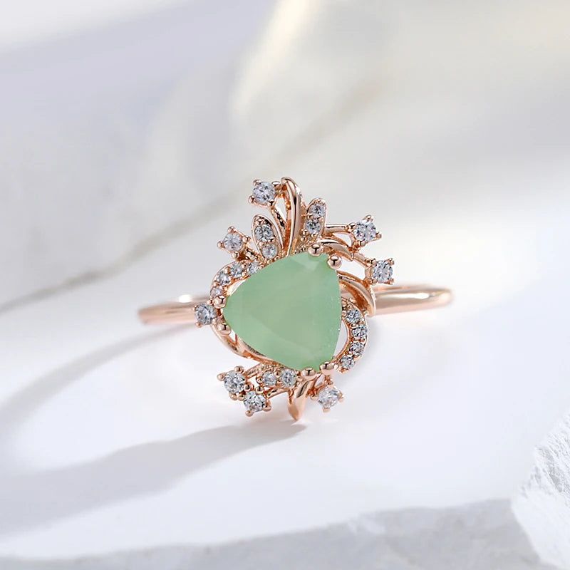 Smart Green Zircon Flower Ring in 585 Rose Gold - Fashionable Crystal Jewelry