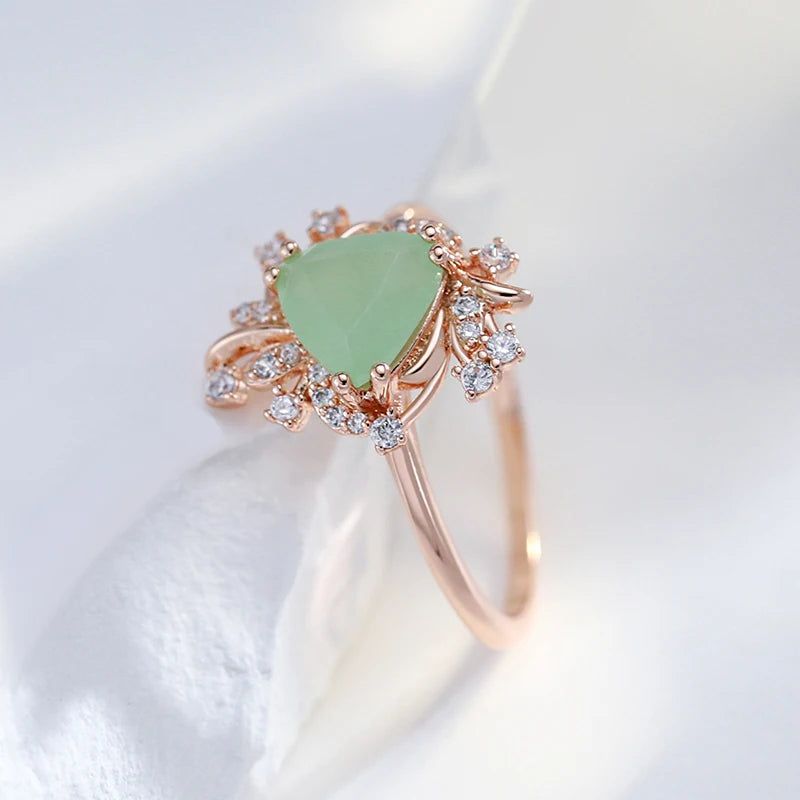 Smart Green Zircon Flower Ring in 585 Rose Gold - Fashionable Crystal Jewelry