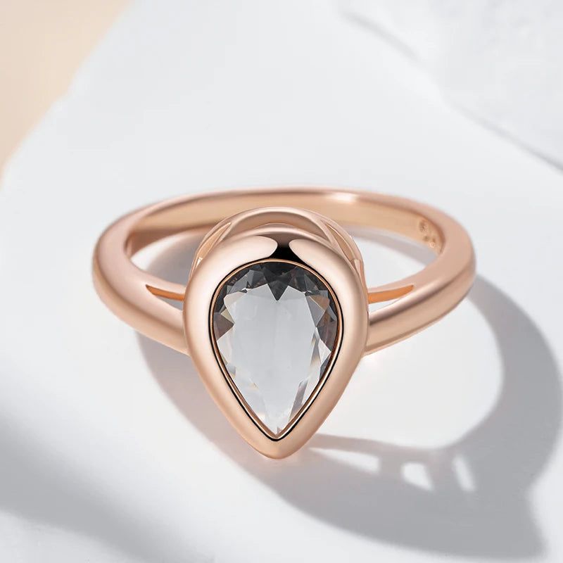 Smart Grey Crystal Teardrop Ring in 585 Rose Gold with Natural Zircon