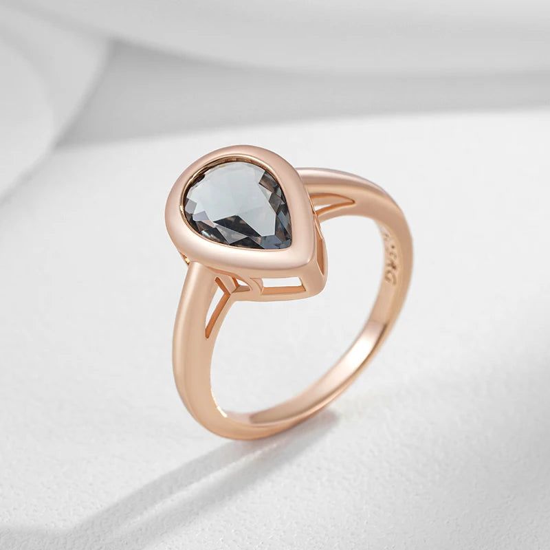 Smart Grey Crystal Teardrop Ring in 585 Rose Gold with Natural Zircon