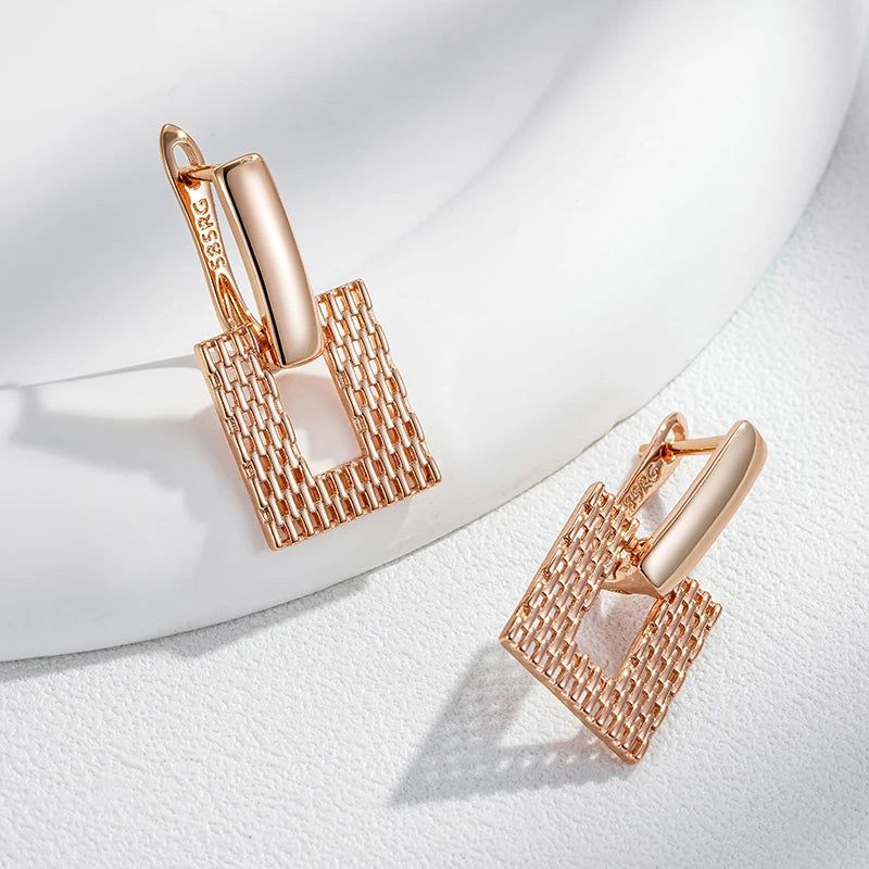 Smart Vintage-Inspired 585 Rose Gold Square Dangle Earrings with Hollow Weave Design