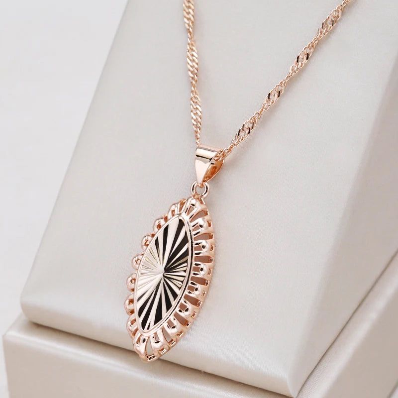 Smart Vintage-Inspired Glossy Rhombus Pendant Necklace in 585 Rose Gold