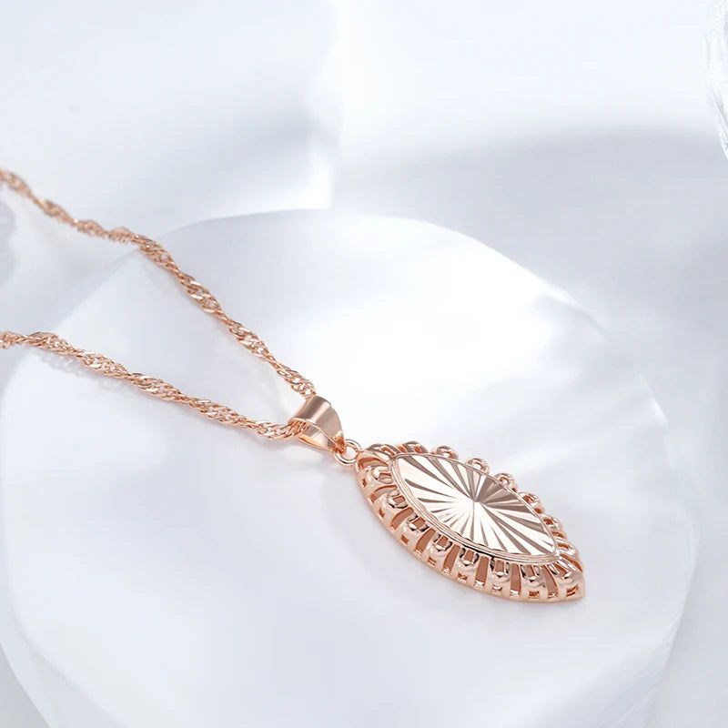 Smart Vintage-Inspired Glossy Rhombus Pendant Necklace in 585 Rose Gold