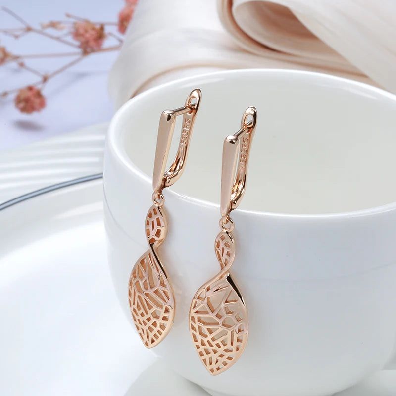 Smart Vintage-Inspired Long Drop Earrings in 585 Rose Gold Leaf Design