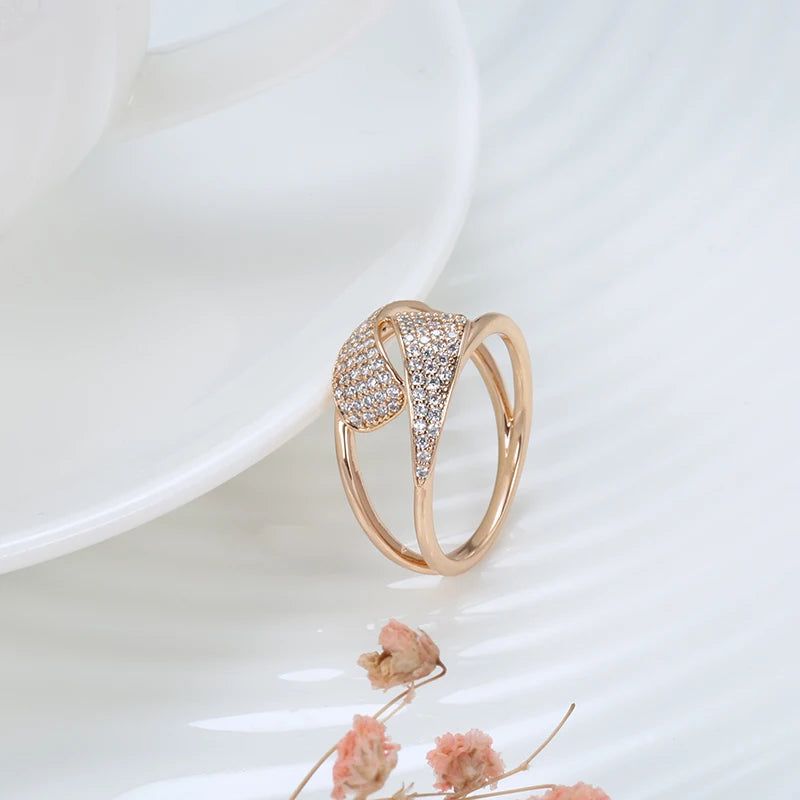 Sophisticated 585 Rose Gold Geometric Ring with Natural Zircon Inlay