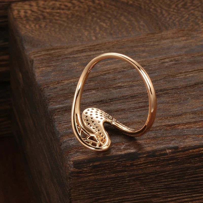 Sophisticated 585 Rose Gold Geometric Wave Cocktail Ring with Natural Zircon