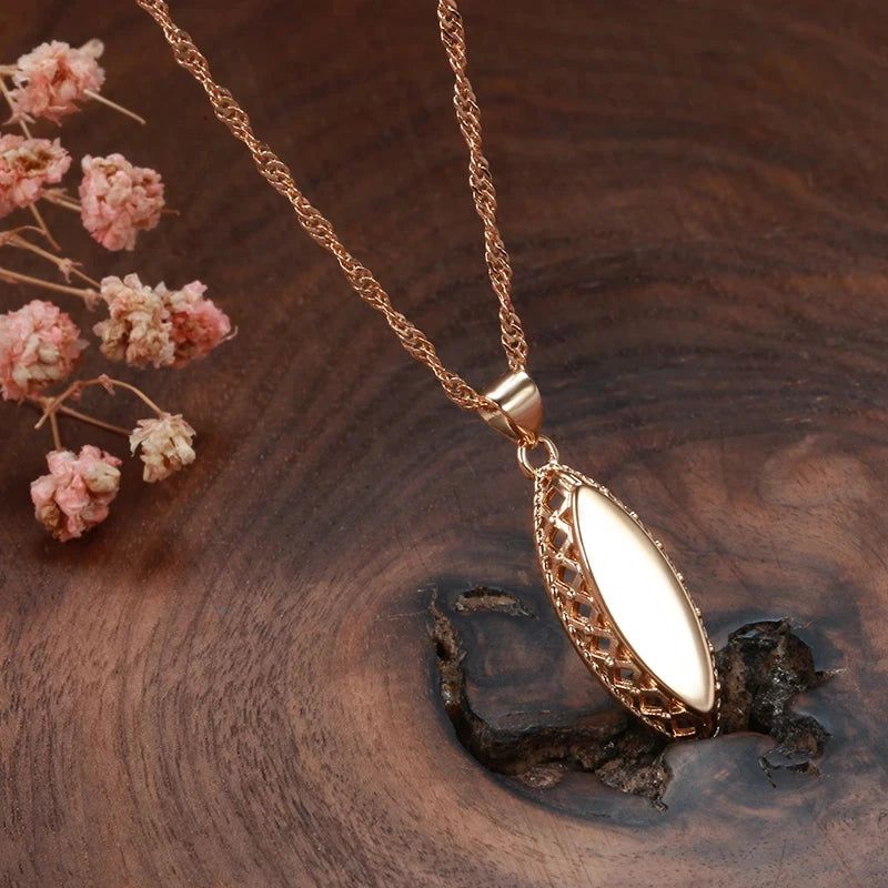 Sophisticated 585 Rose Gold Weaving Rhombus Pendant Necklace