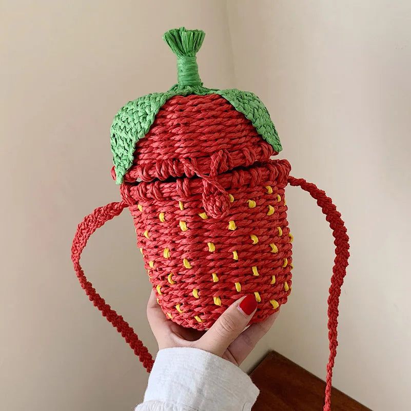 Strawberry-Shaped Woven Straw Bag for Women – Stylish Rattan Crossbody Purse for Summer Beach Outings