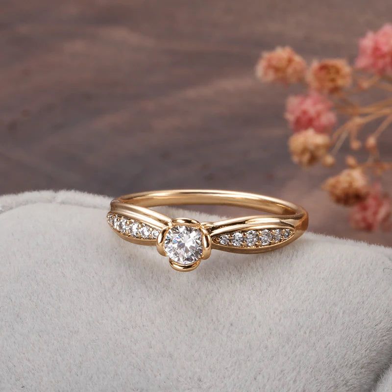 Stunning 585 Rose Gold Cocktail Ring with Natural Zircon and Crystal Accents