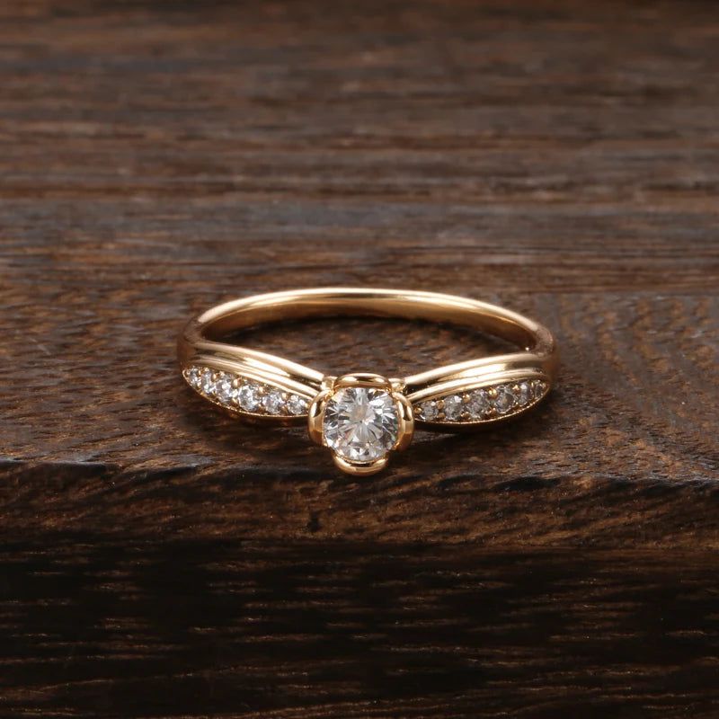 Stunning 585 Rose Gold Cocktail Ring with Natural Zircon and Crystal Accents