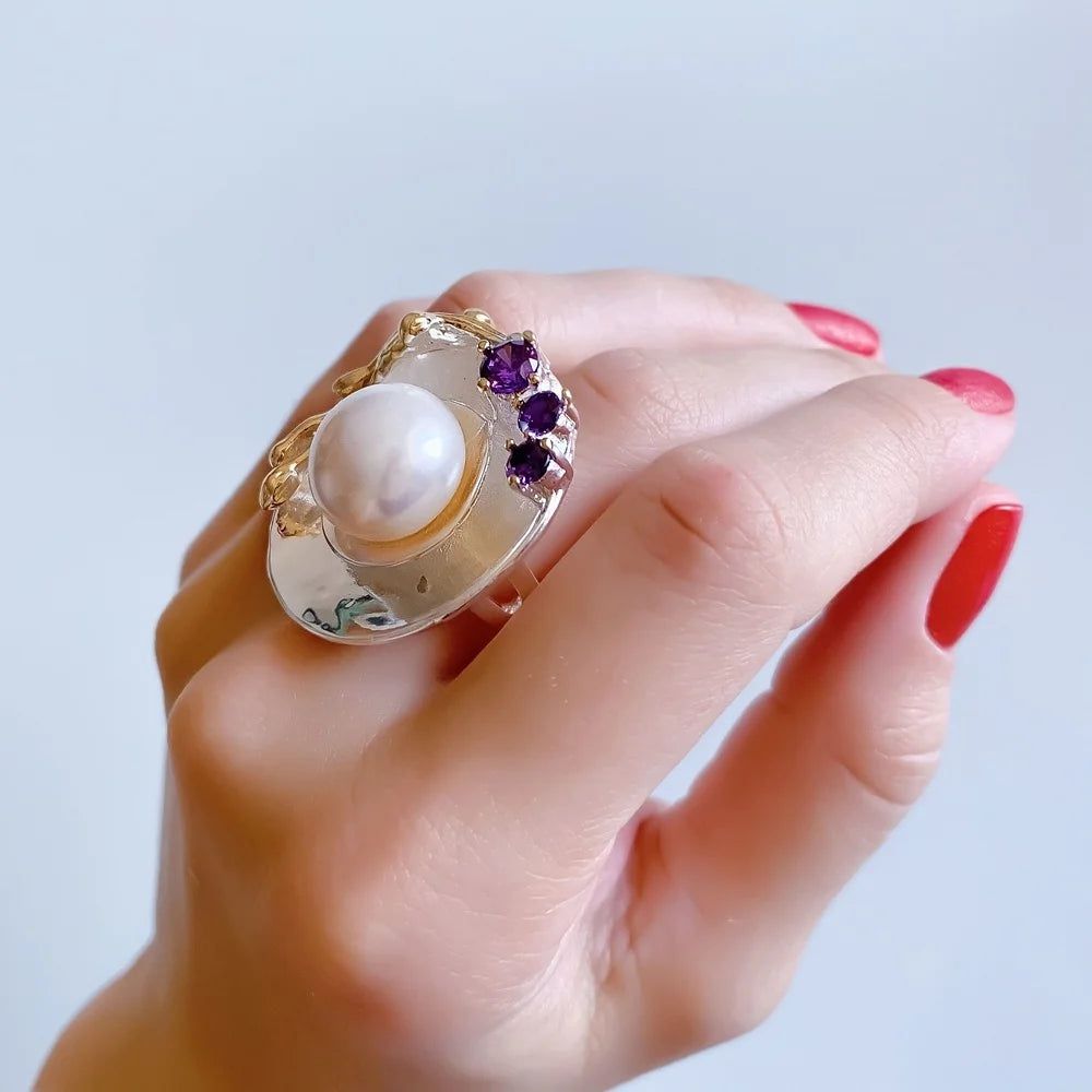 Stunning Cocktail Ring with Elegant Pearl and Zircon Accents